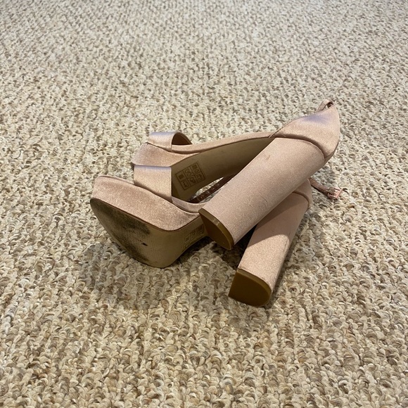 ALDO satin heels - Picture 3 of 3